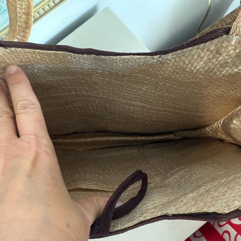 Vintage sixties straw bag with colorful floral raffia embroidery